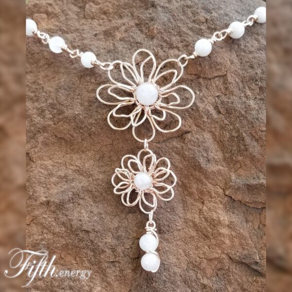 Rose quartz gemstone flower necklace fifth energy jewelry