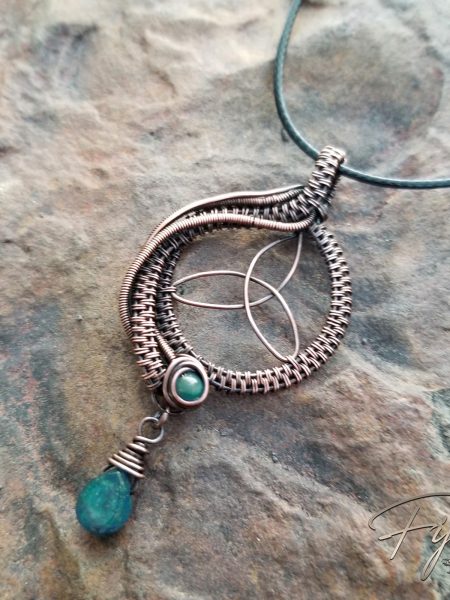 Trinity Knot with Apatite Copper Necklace Fifth Energy Jewelry