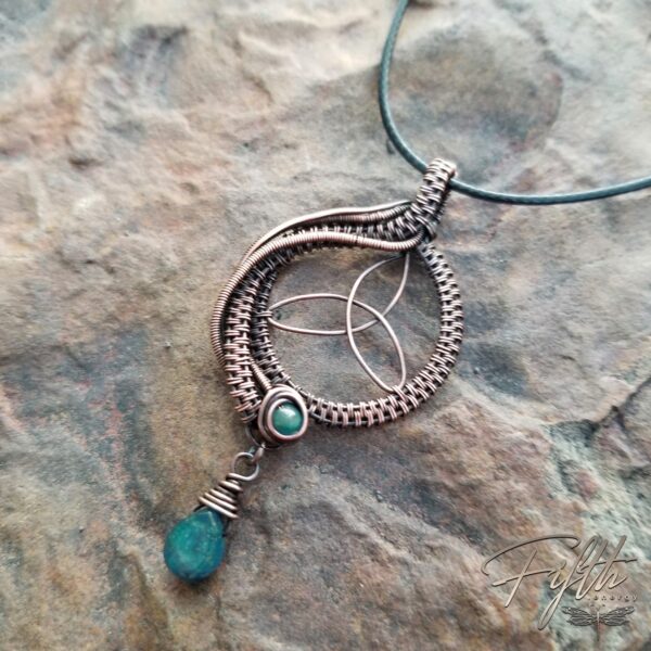 Trinity Knot with Apatite Copper Necklace Fifth Energy Jewelry