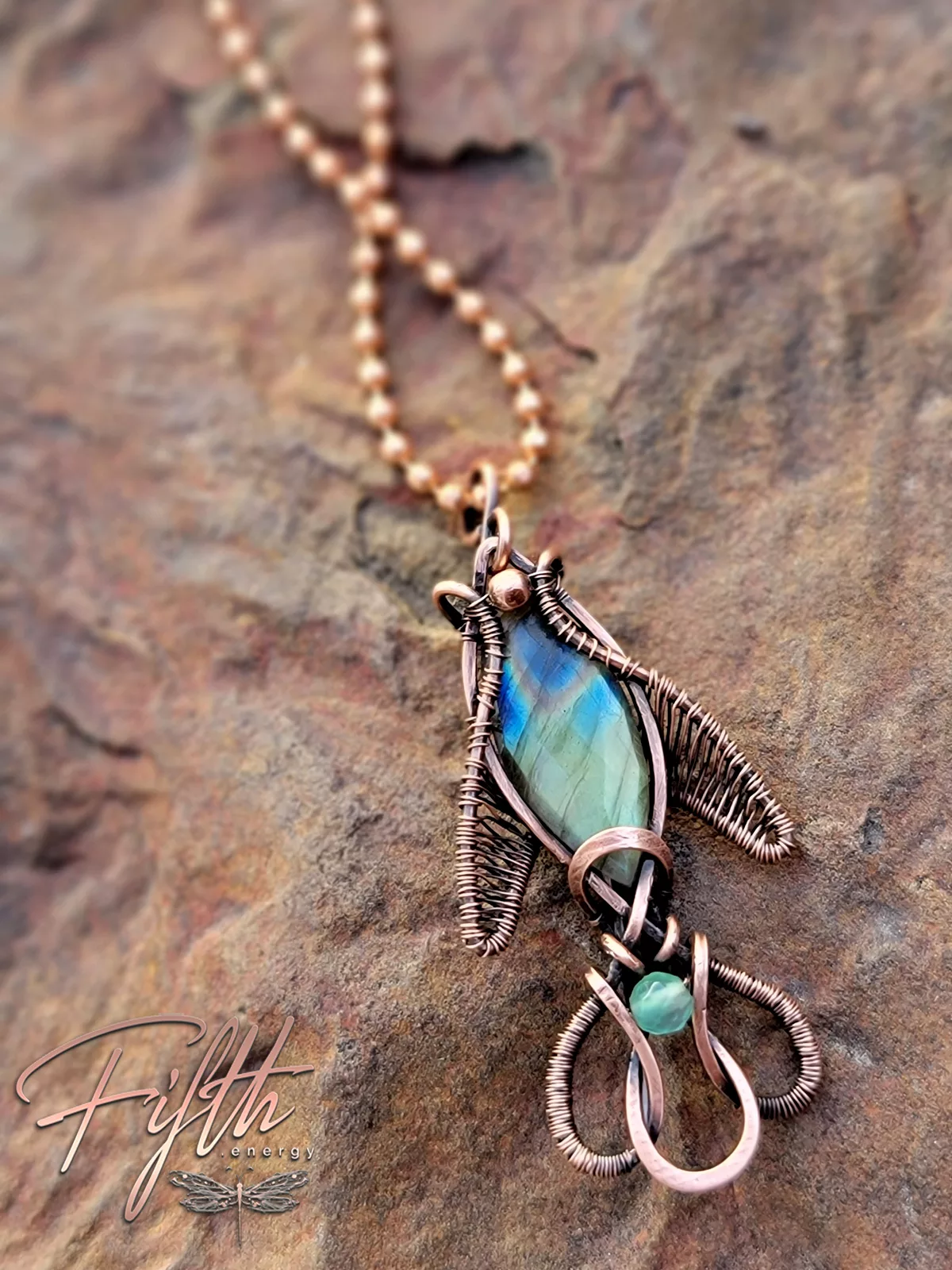 Amazon.com: HXSCOO Natural Labradorite Pendant Necklaces Men Energy Quartz  Necklaces Stones Ornament Moonstone Send Random (Color : Labradorite) :  Clothing, Shoes & Jewelry
